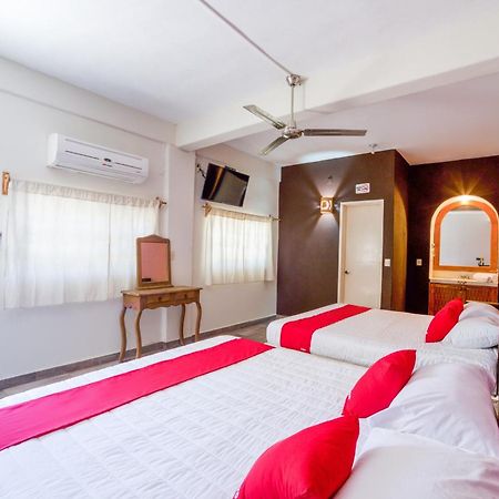 Oyo Hotel Posada Lys, 锡瓦塔塔内霍 外观 照片