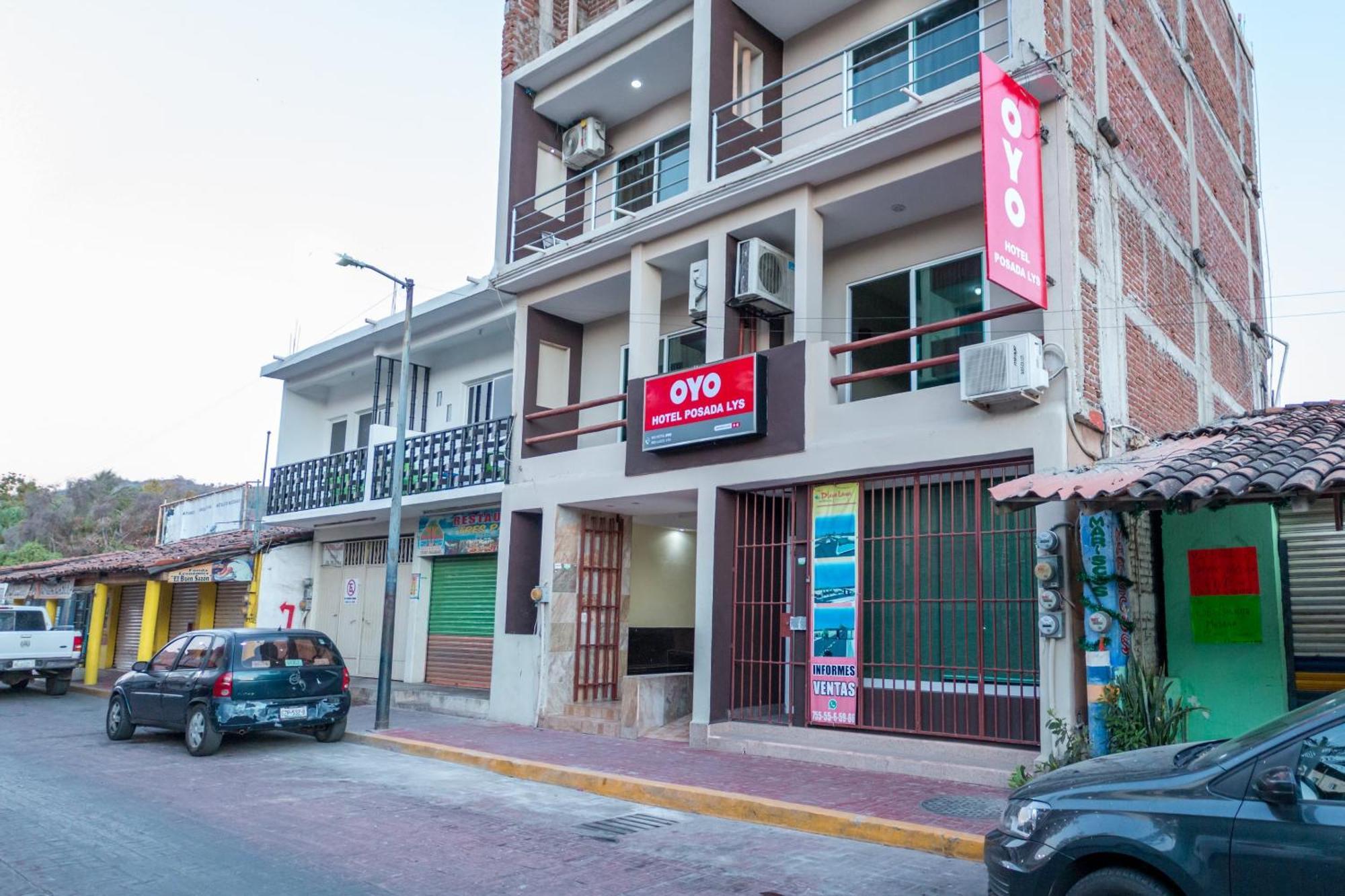 Oyo Hotel Posada Lys, 锡瓦塔塔内霍 外观 照片